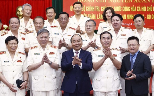 Президент Вьетнама Нгуен Суан Фук провёл рабочую встречу с руководством Управления внутренней безопасности МОБ - ảnh 1