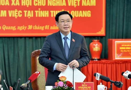 Председатель Нацсобрания Выонг Динь Хюэ отметил необходимость превратить Туенкуанг в одну из всесторонне и устойчиво развитых горных провинций на севере страны  - ảnh 1