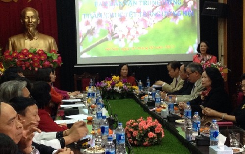 越共中央民运部部长张氏梅向越南老年人协会致以新春祝福 - ảnh 1