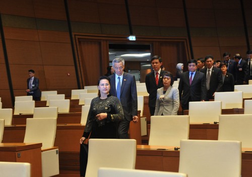 越南党和国家领导人会见新加坡总理李显龙 - ảnh 3