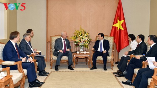 越南政府副总理郑庭勇会见俄罗斯和爱尔兰驻越大使 - ảnh 1