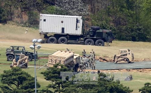 中国宣布进行新型武器装备作战检验应对美国部署“萨德” - ảnh 1