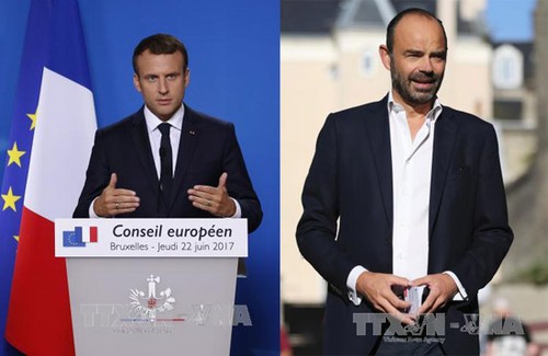 法国总统马克龙和总理菲利普的支持率持续上升 - ảnh 1