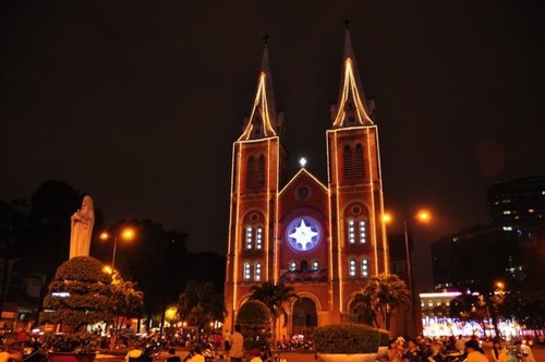 越南各地举行活动 欢度圣诞节 - ảnh 2