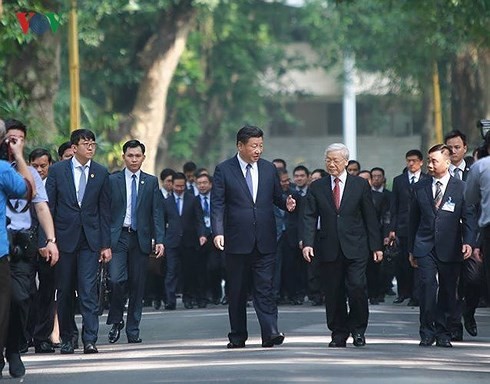 越中领导人互致贺电 庆祝两国建交68周年 - ảnh 1