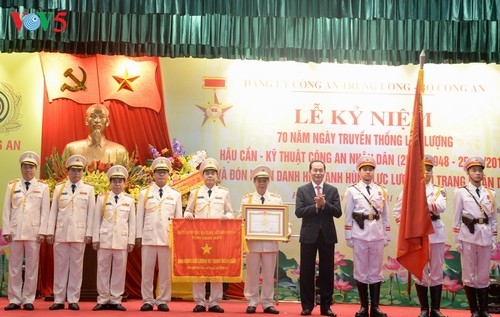 越南人民公安后勤技术力量举行传统日70周年 - ảnh 1