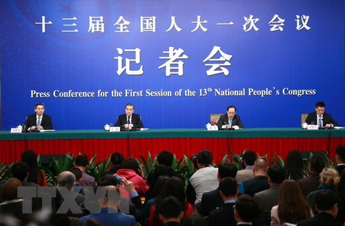 中国十三届全国人大一次会议：明确对美国、俄罗斯和东盟的外交政策 - ảnh 1