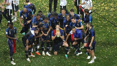 打败克罗地亚，法国夺得世界杯冠军 - ảnh 1