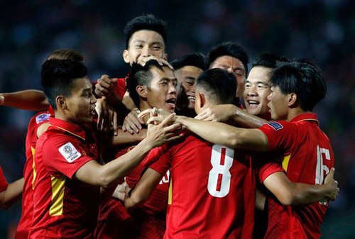 越南足球队在东南亚地区排名首位  - ảnh 1