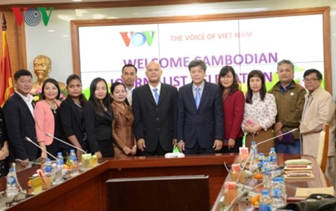 VOV将继续向柬埔寨广播部门提供技术援助 - ảnh 1