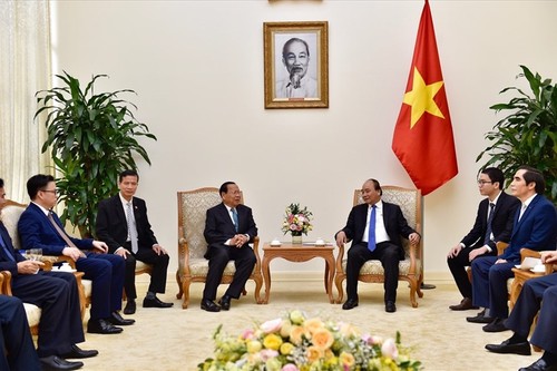越南政府总理阮春福会见柬埔寨计划部大臣蔡唐 - ảnh 1