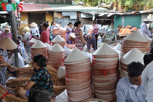 越南朝着一个乡坊一种产品方向发展手工艺村拳头产品 - ảnh 2