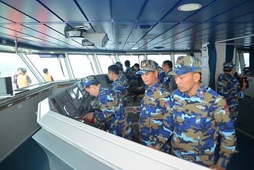 越中海上警察举行北部湾渔业联合检查 - ảnh 1