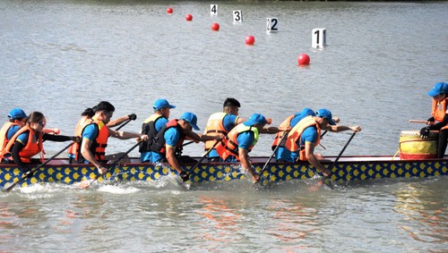 越南参加第11届上海国际龙舟邀请赛 - ảnh 1
