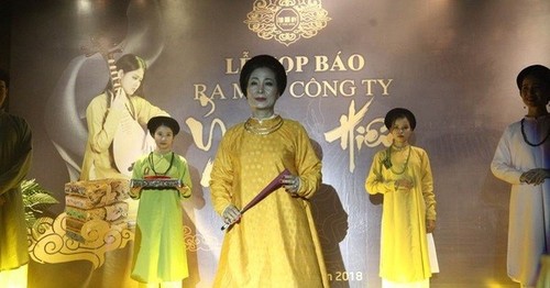 阮德禄-复原古代服装的越南年轻人 - ảnh 1