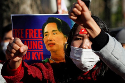 មីយ៉ាន់ម៉ា៖ លោកស្រី Aung San Suu Kyi ត្រូវបាន​ឃុំខ្លួន​រហូត​ដល់​ពាក់​កណ្តាលខែកុម្ភៈ - ảnh 1