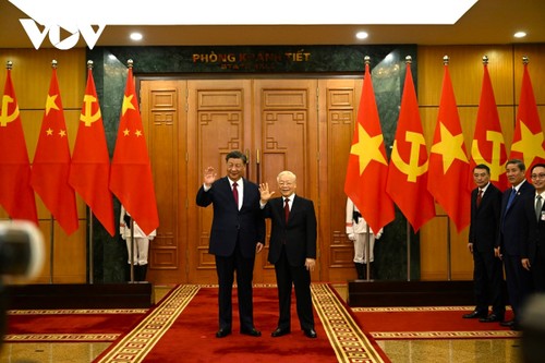 ជំនួបពិភាក្សាជាន់ខ្ពស់រវាងអគ្គលេខាបក្ស លោក Nguyen Phu Trong និងអគ្គលេខាបក្ស ប្រធានរដ្ឋចិនលោក Xi Jinping - ảnh 1