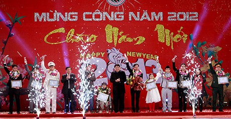 Thành đoàn Hà Nội mừng công năm 2012 - ảnh 1