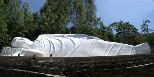 Tượng Phật nhập Niết bàn trên đỉnh núi Tà Cú, tỉnh Bình Thuận,VN dài nhất châu Á - ảnh 1