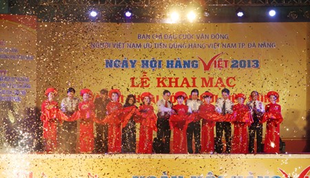 Khai mạc “Ngày hội hàng Việt năm 2013” - ảnh 1