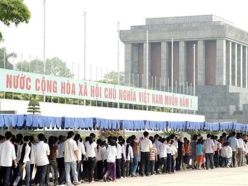 Hơn 39.000 lượt người vào Lăng viếng Chủ tịch Hồ Chí Minh dịp Tết Giáp Ngọ  - ảnh 1