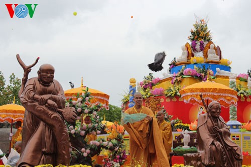 Đại lễ Vesak 2014 –bước phát triển hội nhập của Phật giáo Việt Nam  - ảnh 1