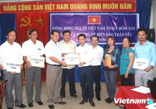 Người Việt ở Udomxay (Lào) ủng hộ quân dân biển đảo Việt Nam - ảnh 1