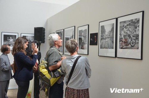 Triển lãm ảnh về các dân tộc Việt Nam tại Thượng viện Pháp  - ảnh 1