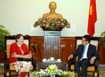 Phó Thủ tướng, Bộ trưởng Ngoại giao Phạm Bình Minh tiếp Đại sứ Brazil chào từ biệt  - ảnh 1