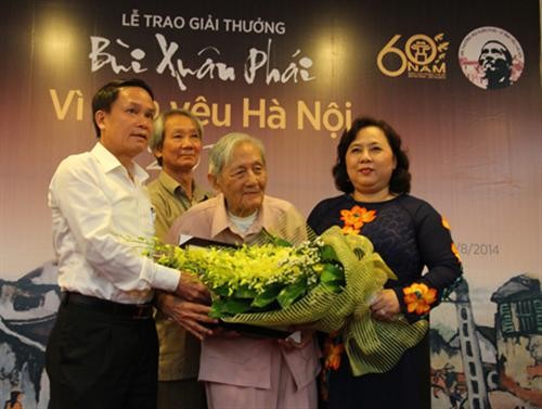 Nhà Hà Nội học 100 tuổi được trao Giải thưởng Lớn - Vì tình yêu Hà Nội  - ảnh 1