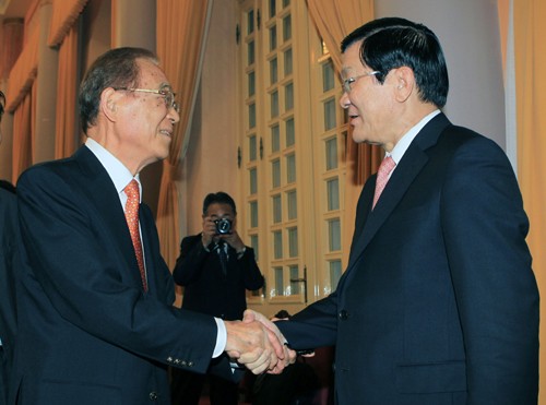 Chủ tịch nước Trương Tấn Sang tiếp cựu Quốc Vụ khanh, cựu Thượng nghị sĩ Nhật Bản Matsuda Iwao - ảnh 1