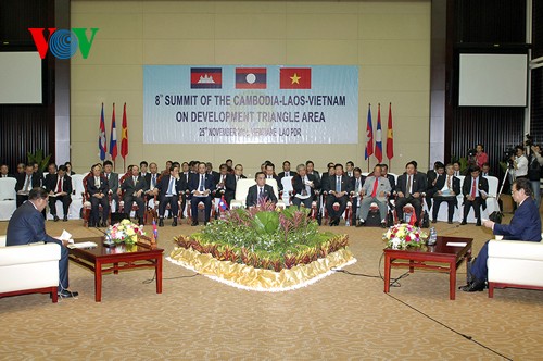 Thủ tướng Việt Nam, Lào và Campuchia nhất trí mở rộng hợp tác khu vực Tam giác phát triển - ảnh 1