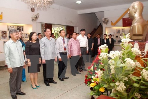 Ông Lê Hồng Anh Làm việc với Đại sứ quán Việt Nam tại Lào  - ảnh 1