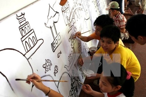 Thi vẽ tranh quốc tế “Em yêu Hà Nội - Thành phố hòa bình”  - ảnh 1