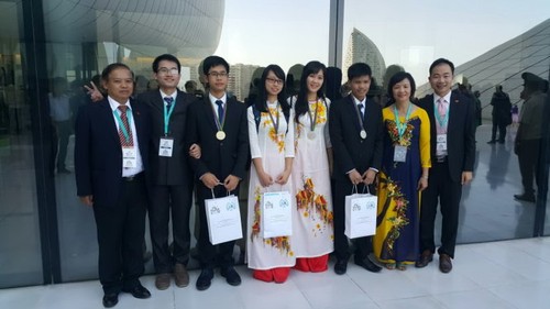 Việt Nam đoạt 4 huy chương tại Olympic Hóa học quốc tế 2015 - ảnh 1
