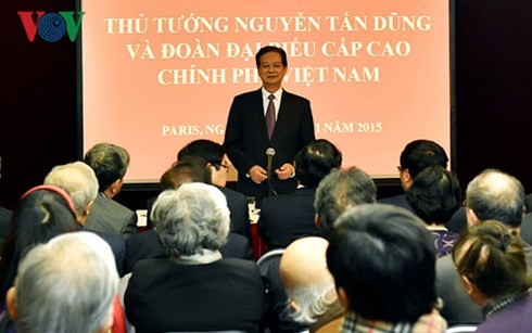 Thủ tướng Nguyễn Tấn Dũng gặp gỡ kiều bào tại Pháp - ảnh 1
