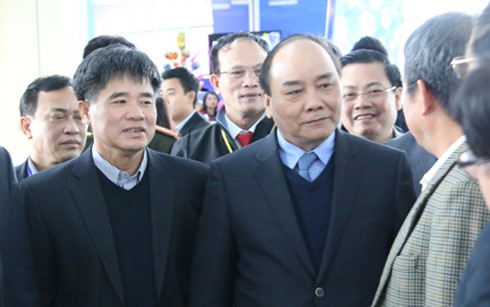 Phó Thủ tướng Nguyễn Xuân Phúc kiểm tra việc đảm bảo an ninh tại sân bay Nội Bài - ảnh 1