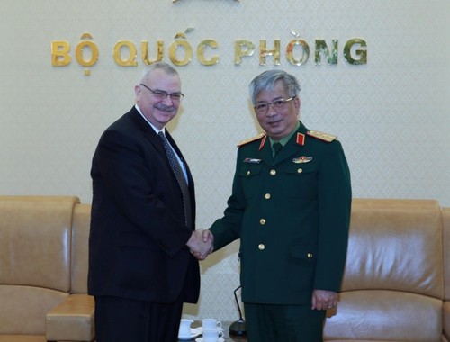 Việt Nam - Hoa Kỳ tăng cường hợp tác hơn nữa trong lĩnh vực công nghiệp quốc phòng - ảnh 1