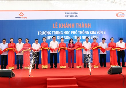 Chủ tịch nước Trần Đại Quang dự khánh thành trường học tại Ninh Bình  - ảnh 2