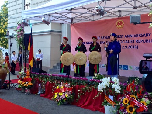 Đại sứ quán Việt Nam tại Đức tổ chức mừng 71 năm ngày Quốc khánh Việt Nam - ảnh 1