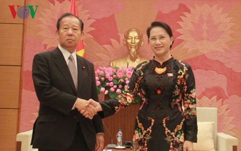 Chủ tịch Quốc hội tiếp Đoàn Chủ tịch Liên minh Nghị sĩ Hữu nghị Nhật - Việt - ảnh 1