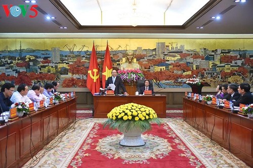 Thủ tướng Nguyễn Xuân Phúc yêu cầu thành phố Hải Phòng phát triển hạ tầng không dựa vào ngân sách - ảnh 2