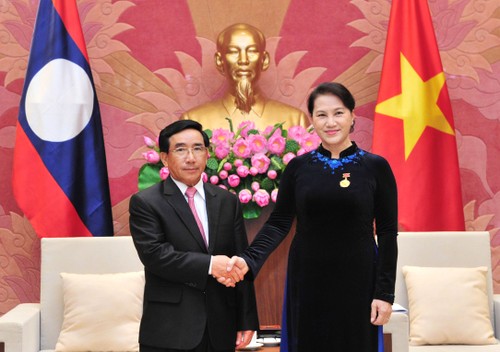 Chủ tịch Quốc hội Nguyễn Thị Kim Ngân tiếp Phó Chủ tịch nước Lào - ảnh 1