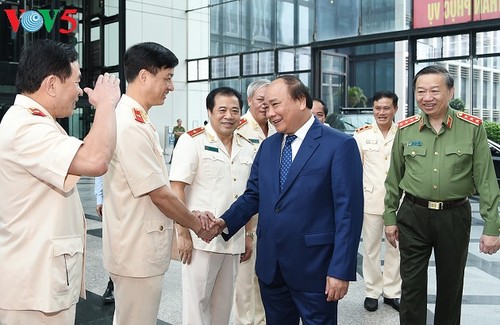 Thủ tướng Nguyễn Xuân Phúc: Xây dựng lực lượng Cảnh sát nhân dân đáp ứng yêu cầu trong tình hình mới - ảnh 1