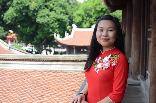 Bông hồng nhỏ của trường tiếng Việt Sao Mai - ảnh 3