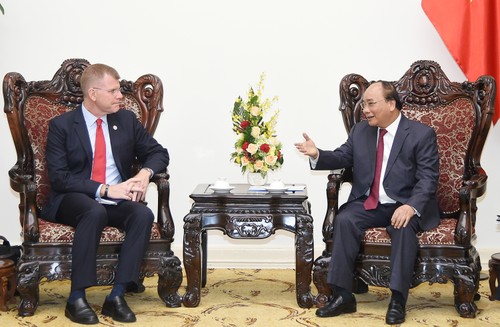 Thủ tướng Nguyễn Xuân Phúc tiếp Phó Chủ tịch Ngân hàng phát triển Châu Á  - ảnh 1