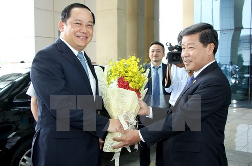 Phó Thủ tướng Lào Sonexay Siphandone thăm và làm việc tại Bình Dương - ảnh 1