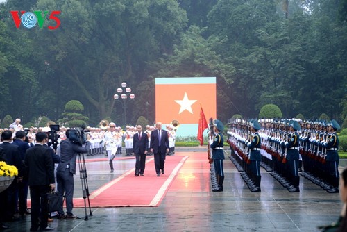 Chủ tịch nước Trần Đại Quang chủ trì Quốc yến chiêu đãi Tổng thống Hoa Kỳ Donald Trump - ảnh 2
