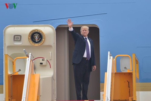 Tổng thống Hoa Kỳ Donald Trump kết thúc tốt đẹp chuyến thăm cấp Nhà nước VN - ảnh 1