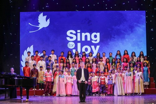 Đêm nhạc “Vui ca - Sing For Joy 2017” đầy màu sắc - ảnh 2
